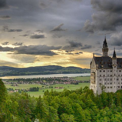 Panorama 2x1 001 Abendstimmung am Schloss Neuschwanstein mit Forggensee - Evening mood at Neuschwanstein Castle