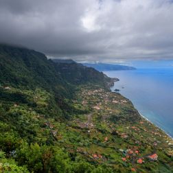 Madeira - Bilder - Sehenswürdigkeiten - Fotos - Pictures - Stockfotos Faszinierende Reisebilder aus Madeira, Funchal, Markt, Quinta das Cruzes, Blandy´s Garden, Gabo Girao, Ponta do Pargo,...